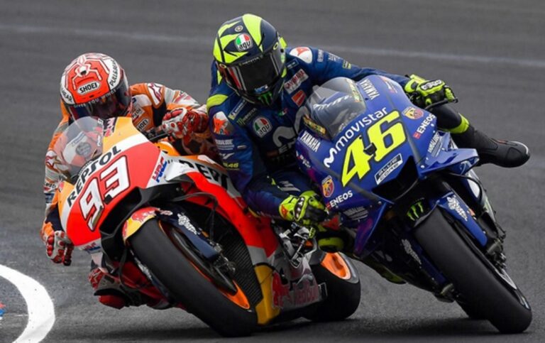 valentino_rossi_dan_marc_marquez_sempat_terlibat_persaingan_sengit_di_motogp-5xI3_large