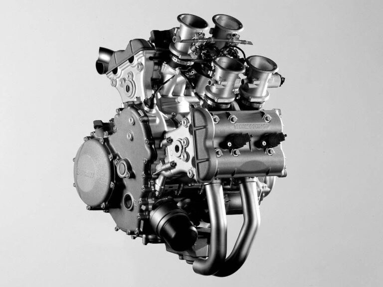 DUCATI-MotoGP-DESMOSEDICI-GP6-ENGINE-L4